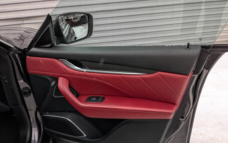 Maserati Levante I, 2018 год, 4 200 000 рублей, 25 фотография