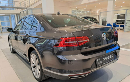 Volkswagen Passat B8 рестайлинг, 2018 год, 2 177 000 рублей, 7 фотография