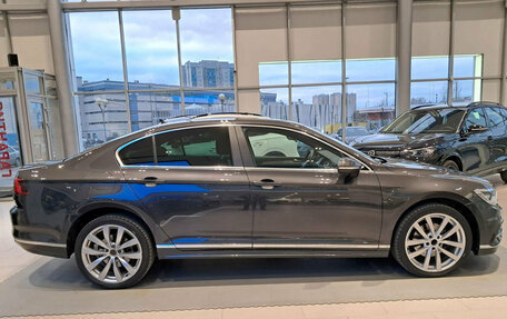Volkswagen Passat B8 рестайлинг, 2018 год, 2 177 000 рублей, 4 фотография