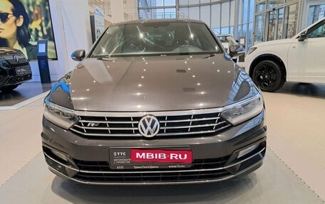 Volkswagen Passat B8 рестайлинг, 2018 год, 2 177 000 рублей, 2 фотография