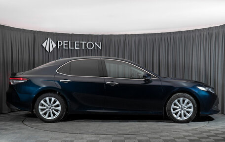 Toyota Camry, 2018 год, 3 040 000 рублей, 8 фотография