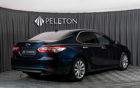 Toyota Camry, 2018 год, 3 040 000 рублей, 5 фотография