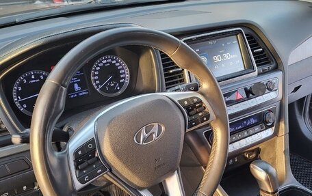 Hyundai Sonata VII, 2019 год, 1 800 000 рублей, 7 фотография