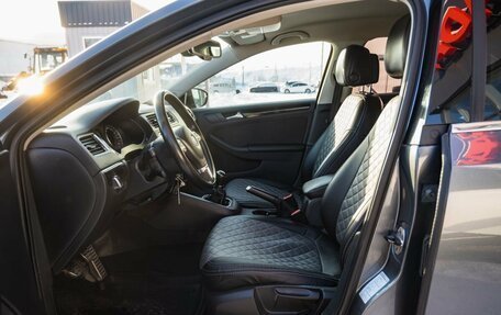 Volkswagen Jetta VI, 2013 год, 1 000 000 рублей, 12 фотография