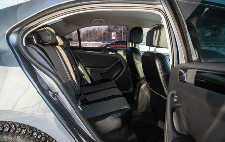 Volkswagen Jetta VI, 2013 год, 1 000 000 рублей, 13 фотография