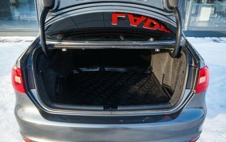 Volkswagen Jetta VI, 2013 год, 1 000 000 рублей, 25 фотография