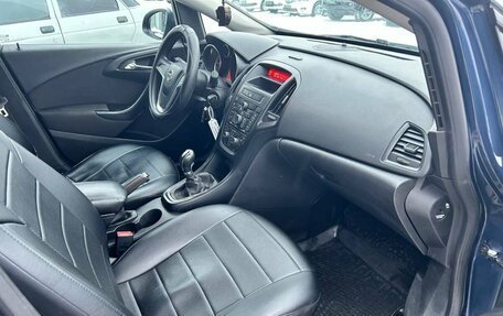 Opel Astra J, 2011 год, 583 000 рублей, 13 фотография