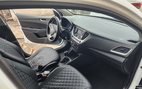 Hyundai Solaris II рестайлинг, 2019 год, 1 050 000 рублей, 5 фотография