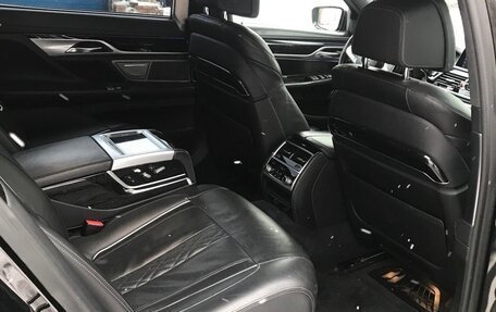 BMW 7 серия, 2018 год, 4 000 000 рублей, 8 фотография