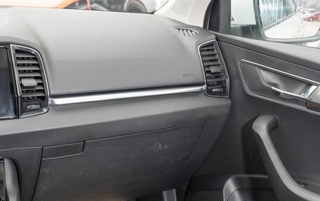 Skoda Karoq I, 2023 год, 2 240 334 рублей, 12 фотография