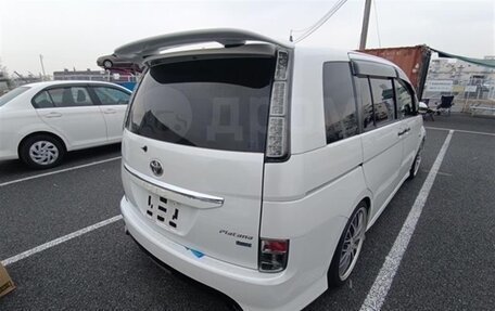 Toyota ISis I, 2011 год, 1 049 000 рублей, 2 фотография