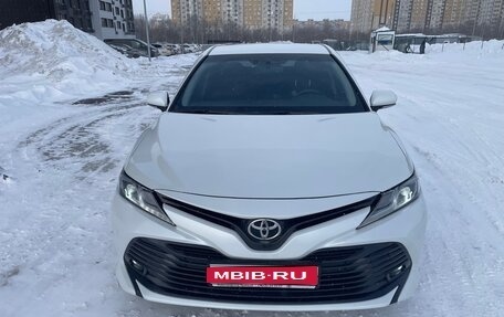 Toyota Camry, 2021 год, 2 800 000 рублей, 1 фотография