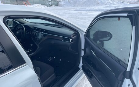 Toyota Camry, 2021 год, 2 800 000 рублей, 7 фотография