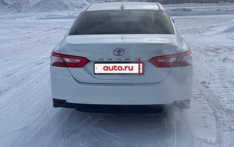 Toyota Camry, 2021 год, 2 800 000 рублей, 4 фотография