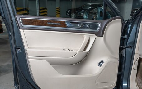 Volkswagen Touareg III, 2014 год, 2 590 000 рублей, 24 фотография