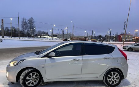 Hyundai Solaris II рестайлинг, 2011 год, 670 000 рублей, 3 фотография