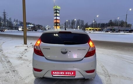 Hyundai Solaris II рестайлинг, 2011 год, 670 000 рублей, 5 фотография
