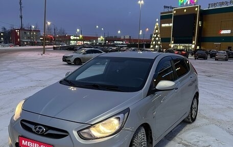 Hyundai Solaris II рестайлинг, 2011 год, 670 000 рублей, 2 фотография