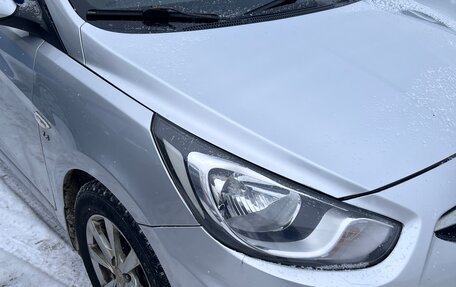 Hyundai Solaris II рестайлинг, 2011 год, 670 000 рублей, 15 фотография