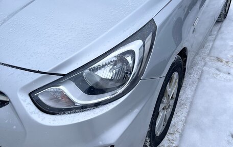 Hyundai Solaris II рестайлинг, 2011 год, 670 000 рублей, 14 фотография