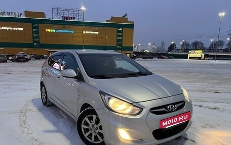 Hyundai Solaris II рестайлинг, 2011 год, 670 000 рублей, 8 фотография