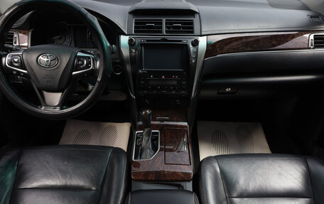 Toyota Camry, 2016 год, 2 199 000 рублей, 14 фотография