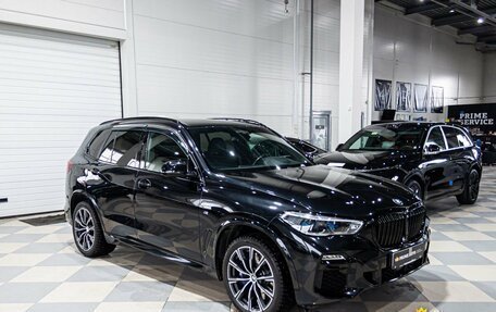 BMW X5, 2019 год, 6 089 000 рублей, 3 фотография