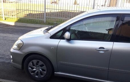 Toyota Ipsum II, 2004 год, 585 000 рублей, 4 фотография