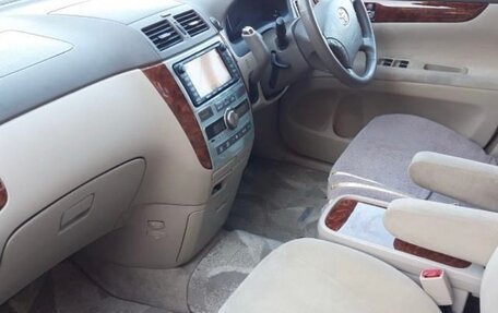 Toyota Ipsum II, 2004 год, 585 000 рублей, 6 фотография