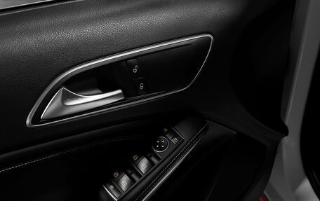 Mercedes-Benz A-Класс, 2017 год, 2 000 000 рублей, 9 фотография