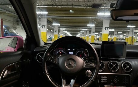 Mercedes-Benz A-Класс, 2017 год, 2 000 000 рублей, 13 фотография
