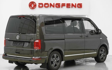 Volkswagen Multivan T5, 2015 год, 3 345 000 рублей, 2 фотография