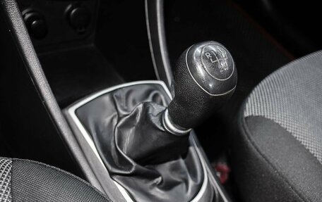 Hyundai Solaris II рестайлинг, 2011 год, 700 000 рублей, 19 фотография