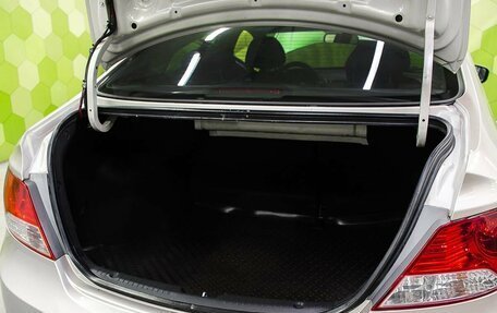 Hyundai Solaris II рестайлинг, 2011 год, 700 000 рублей, 23 фотография