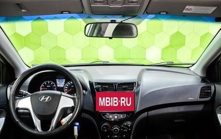 Hyundai Solaris II рестайлинг, 2011 год, 700 000 рублей, 14 фотография