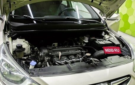 Hyundai Solaris II рестайлинг, 2011 год, 700 000 рублей, 22 фотография