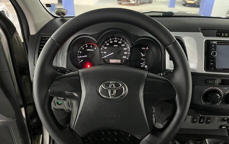 Toyota Hilux VII, 2013 год, 1 625 000 рублей, 13 фотография