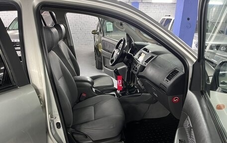 Toyota Hilux VII, 2013 год, 1 625 000 рублей, 22 фотография