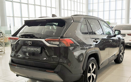 Toyota RAV4, 2020 год, 2 950 000 рублей, 9 фотография