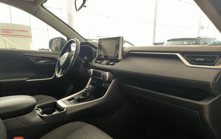 Toyota RAV4, 2020 год, 2 950 000 рублей, 15 фотография