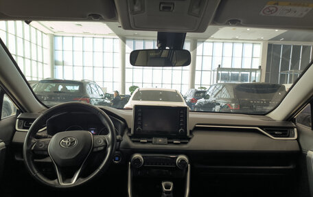 Toyota RAV4, 2020 год, 2 950 000 рублей, 18 фотография