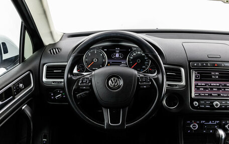 Volkswagen Touareg III, 2015 год, 2 449 000 рублей, 11 фотография