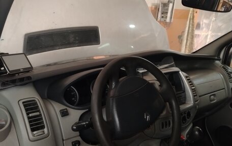 Renault Trafic, 2011 год, 1 200 000 рублей, 4 фотография