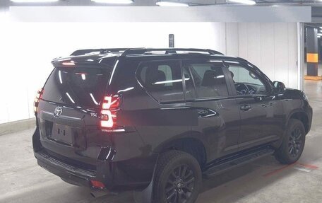 Toyota Land Cruiser Prado 150 рестайлинг 2, 2022 год, 6 200 911 рублей, 2 фотография