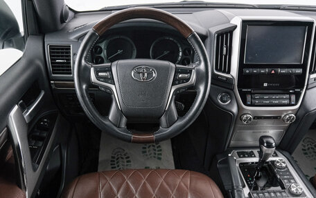 Toyota Land Cruiser 200, 2017 год, 6 349 000 рублей, 15 фотография