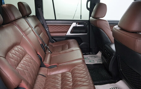 Toyota Land Cruiser 200, 2017 год, 6 349 000 рублей, 25 фотография