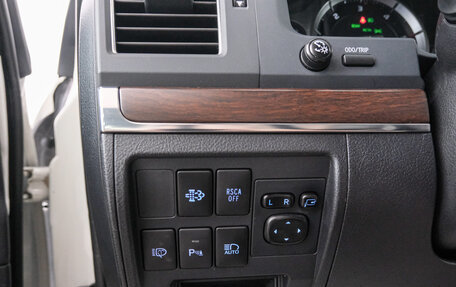 Toyota Land Cruiser 200, 2017 год, 6 349 000 рублей, 19 фотография