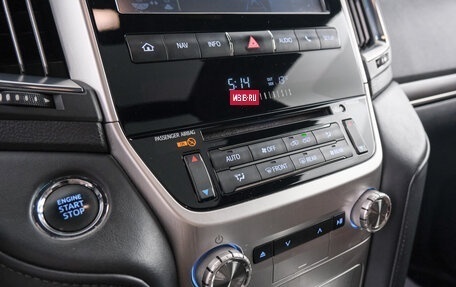 Toyota Land Cruiser 200, 2017 год, 6 349 000 рублей, 17 фотография