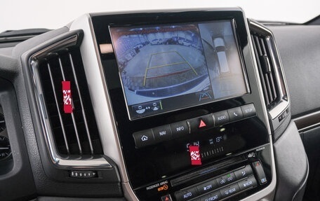 Toyota Land Cruiser 200, 2017 год, 6 349 000 рублей, 16 фотография