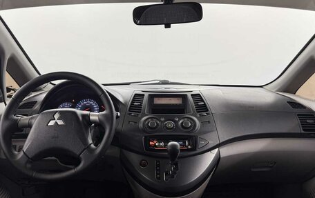 Mitsubishi Grandis, 2005 год, 590 000 рублей, 5 фотография